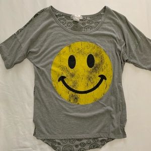 RockerGirl: Happy Emoji shirt